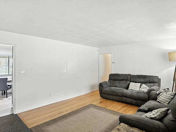 2nd image of 8219 Bishops Ln
