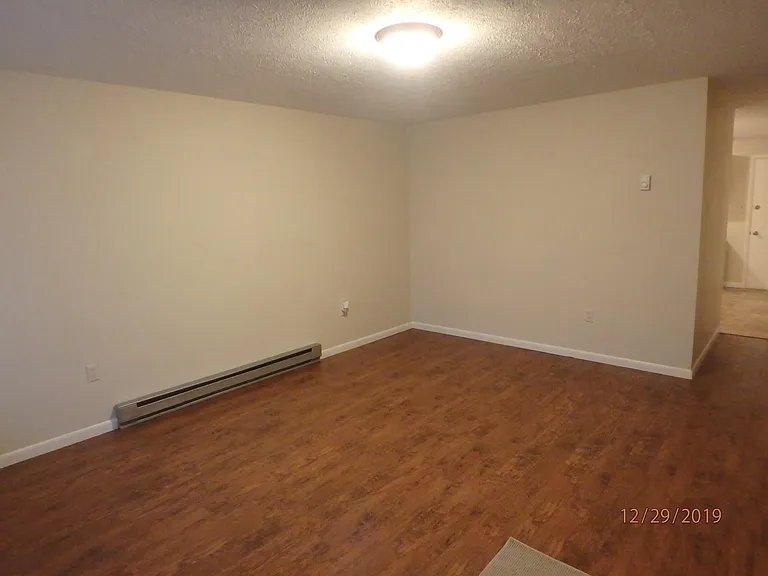53 Gloria Ave — Photo 3