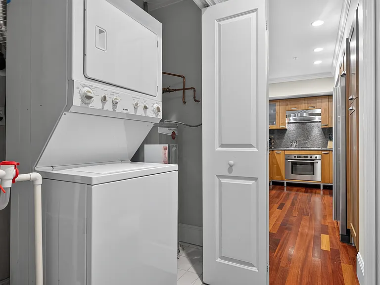 440 Commercial St #202 — Photo 15