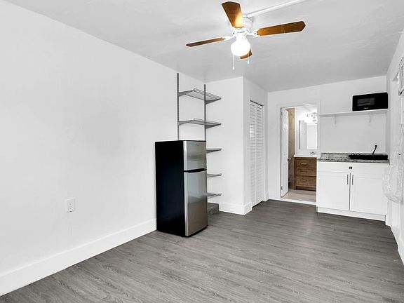3rd image of 323 NW 108th St #2