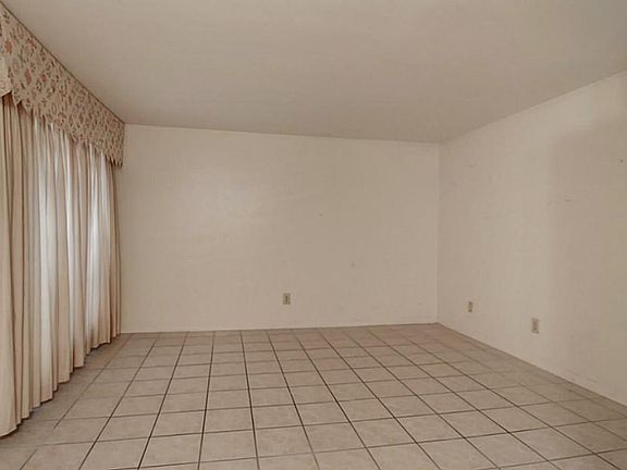 4th image of 10374 Longmont Dr #51