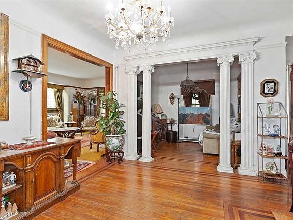 5th image of 103 Gifford Ave