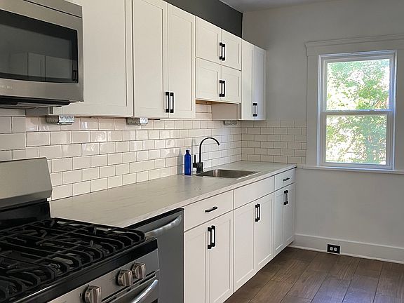 4th image of 1466 Wyandotte Ave
