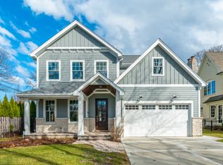 917 Lenox Rd, Glenview, IL 60025