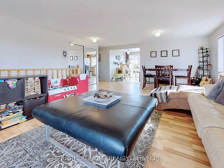 229 Dunsmore Ln #UPPER — Photo 4