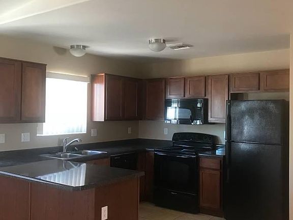 5th image of 2545 E Glenn St