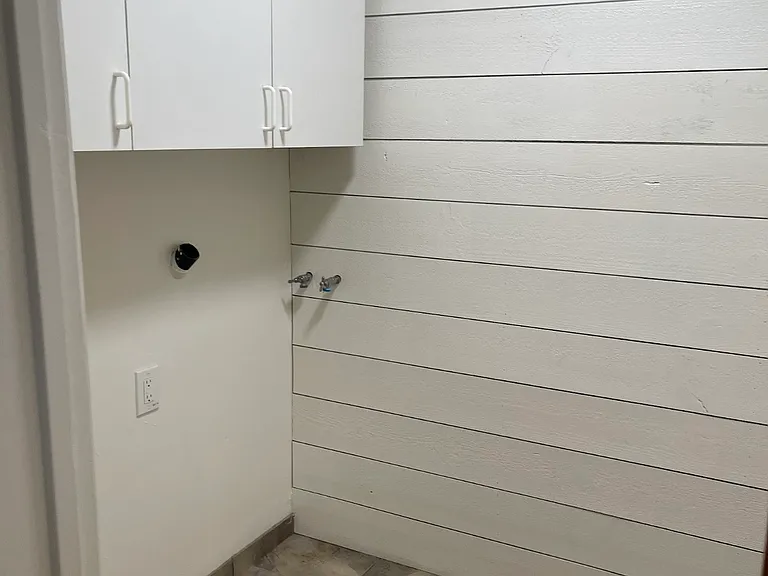 E Orange St — Photo 12