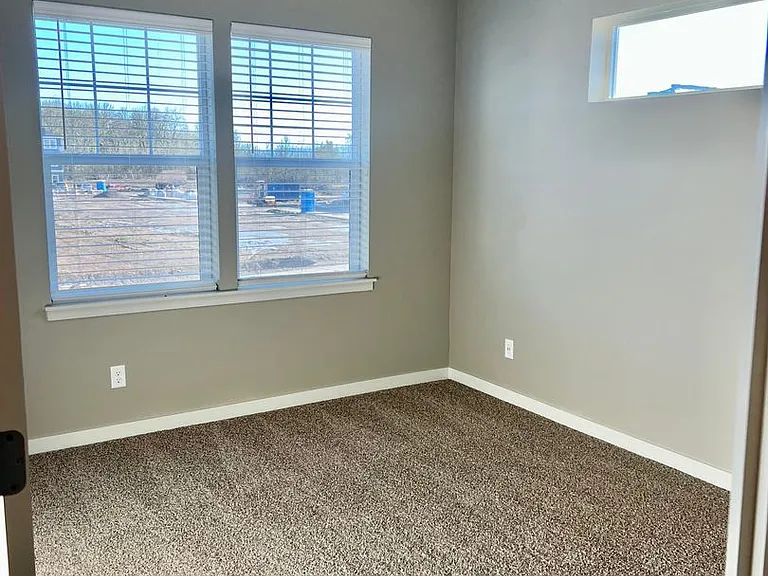 Eagle Pointe Apartments- Resort-Style Living in Albany — Photo 68