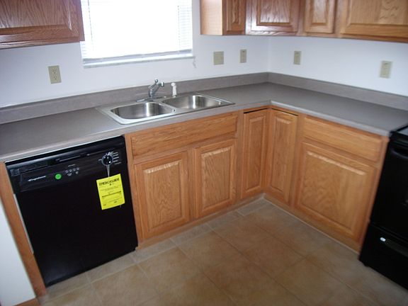 Another view of the kitchen.