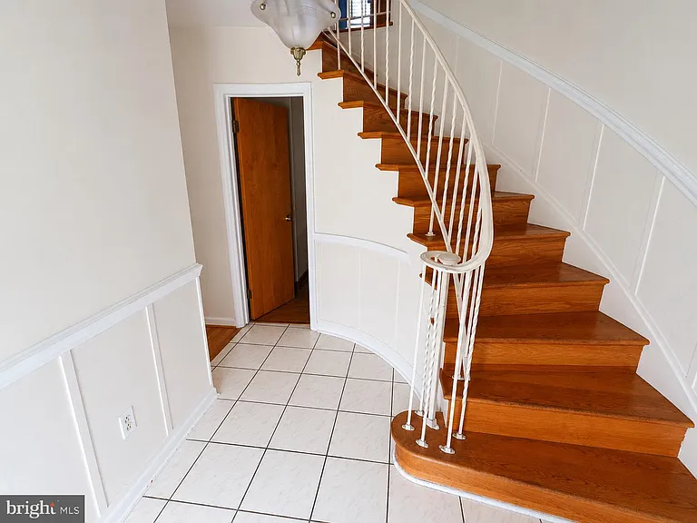 300 Wilson Ave — Photo 15