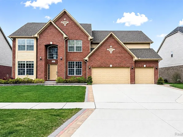 4119 Stonington Dr, Troy, MI 48085