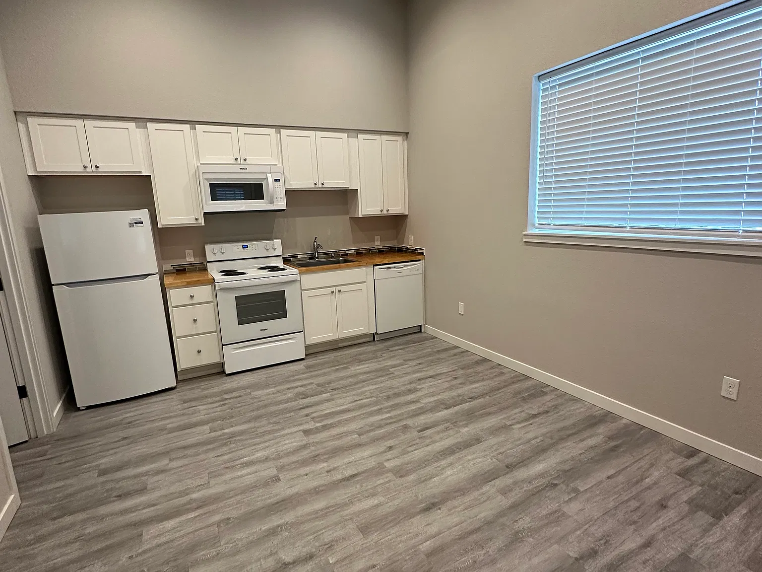 1 bed, 404 sqft, $1,700 — Photo 1