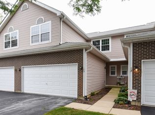 15 Brian Ct, Algonquin, IL 60102