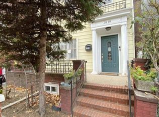 2818 36th St, Long Island City, NY 11103