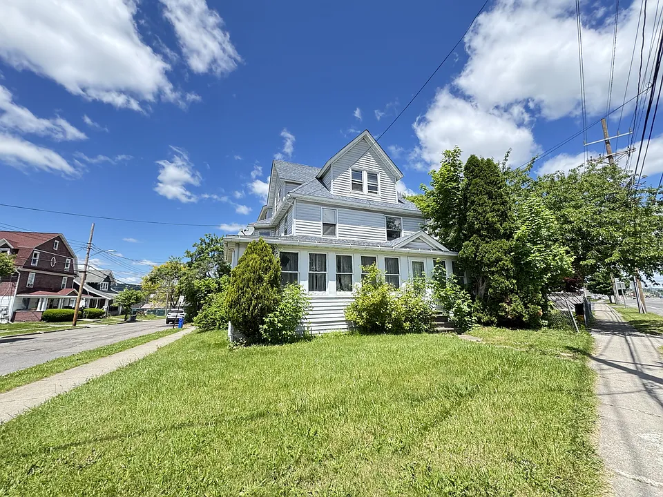 1801 E Main St #3