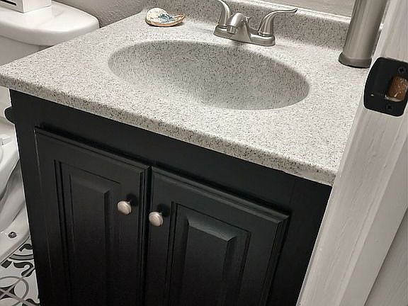 Downstairs bathroom 