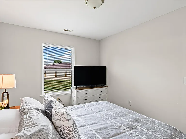 202 Nicholas Dr #B — Photo 10