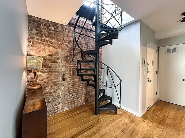 364 Manhattan Avenue image 6 of 13