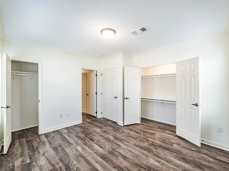 Bedroom with Ensuite Bathroom and Large Closet