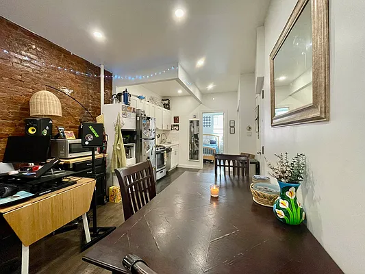 Rented by Oxford Property Group | media 41