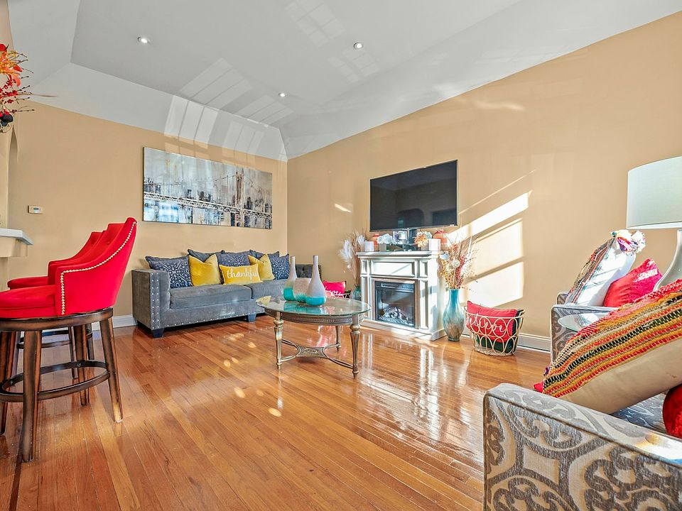 1st image of 183-31 Dunlop Ave