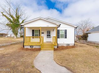 1306 Fisher St, Morehead City, NC 28557