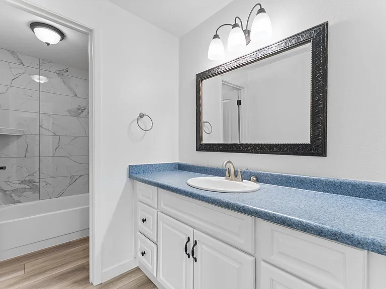 714 S Berwick Dr — Photo 18