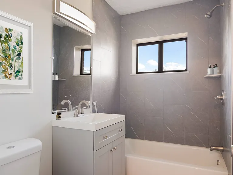 Southgate Manor Apartments — Photo 5