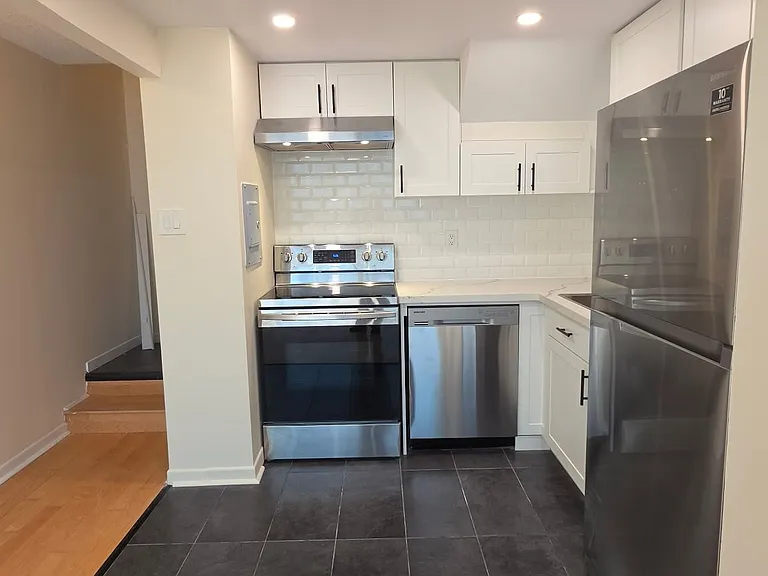 71 Front St E #411 — Photo 14