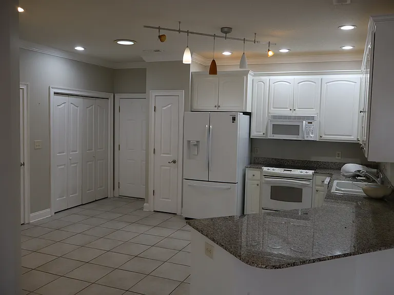 1482 Saint Thomas Cir — Photo 18