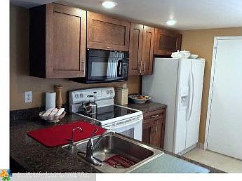 2nd image of 2701 Nassau Bnd APT A1