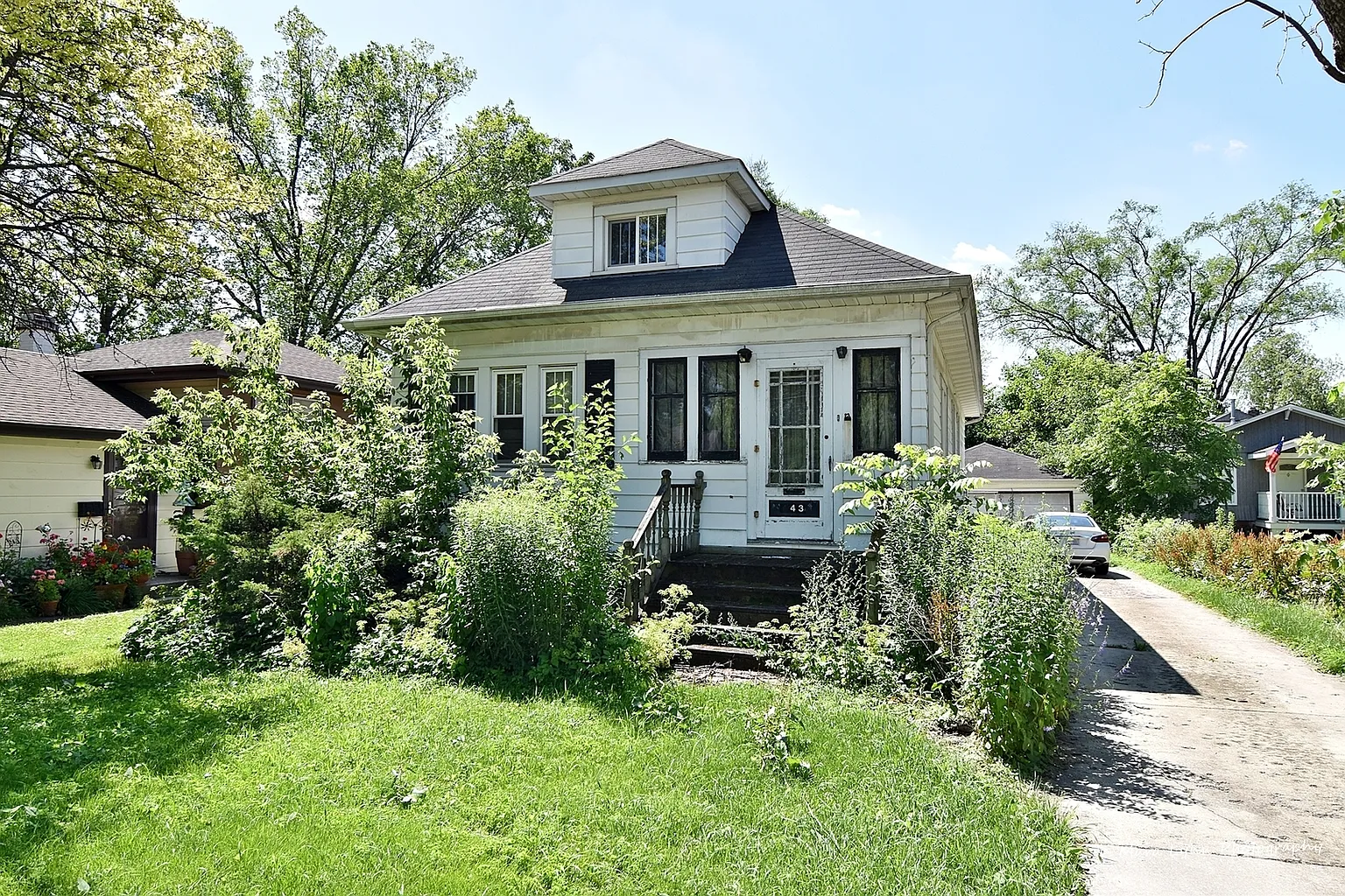 443 W Naperville Rd photo 1