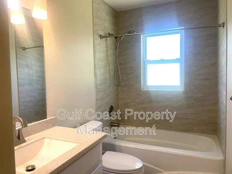 220 Avalon Rd — Photo 8