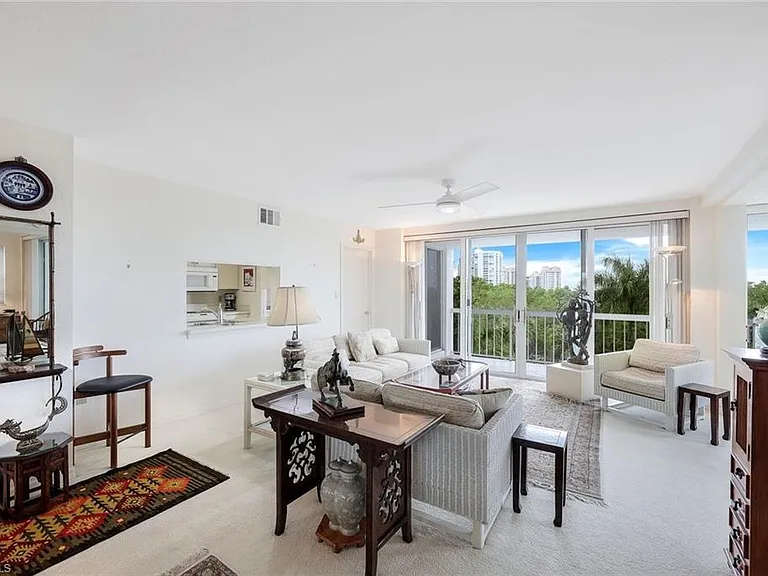 5501 Heron Point Dr #204 — Photo 5
