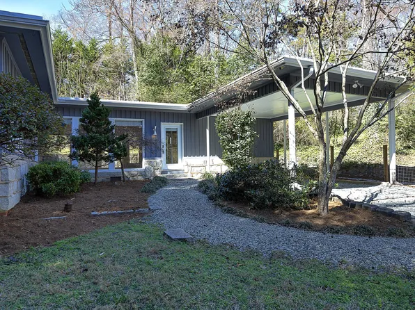 1115 Valley Park Dr, Chapel Hill, NC 27514