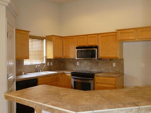 5th image of 3393 Kiowa Blvd N