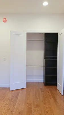 Rented by Uptown Flats LLC | media 21