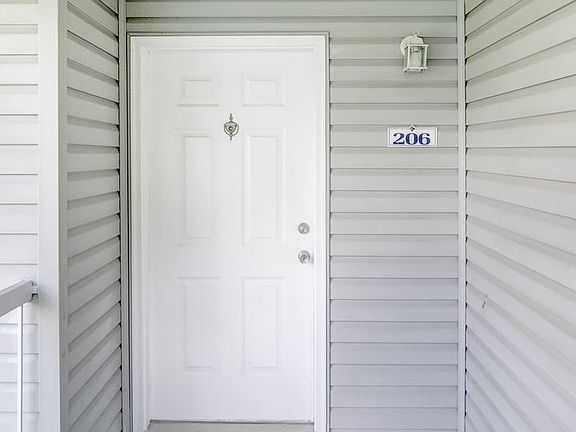2nd image of 732 Secret Harbor Ln Unit 102