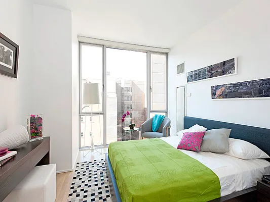 Sold by Sotheby's International Realty | media 16