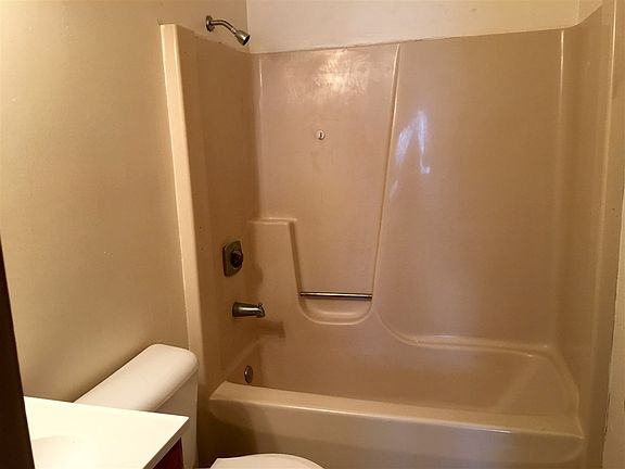 3rd image of 1324 Okema St