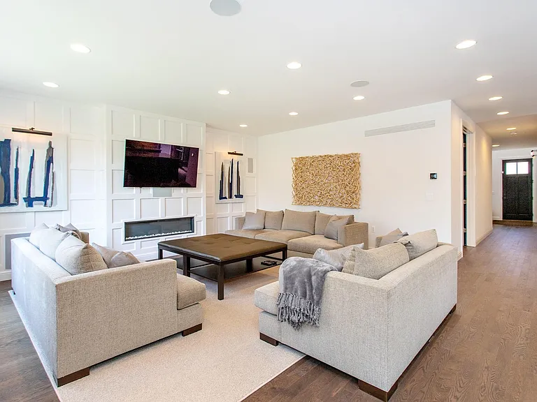 25925 York Rd — Photo 13