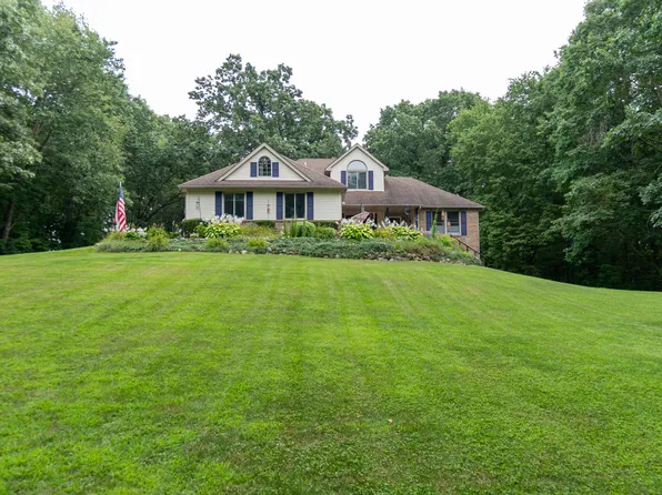 2589 Fisk Rd, Howell, MI 48843