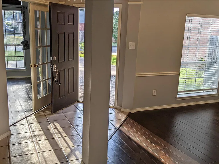 3519 Deerbrook Ct — Photo 3