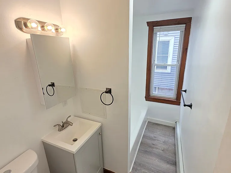 87 Manville Rd — Photo 6