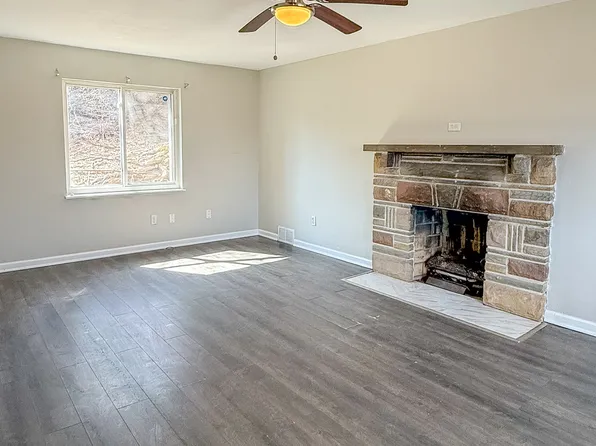 2019 Fairlawn St, Pittsburgh, PA 15221