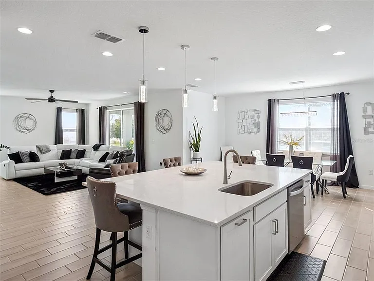 591 Via Bella Ct — Photo 15