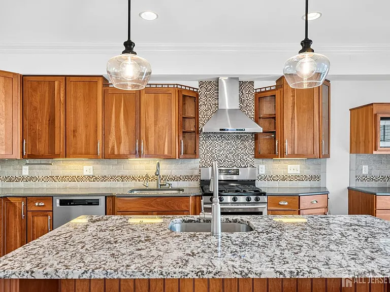 262 Prospect Ave — Photo 7