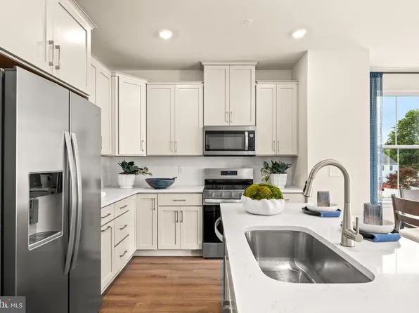 103 Abramo Victor Dr, Downingtown, PA 19335