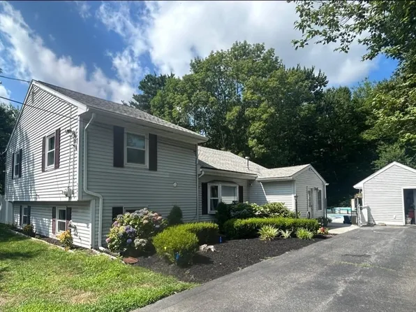 321 Turnpike St, Easton, MA 02375