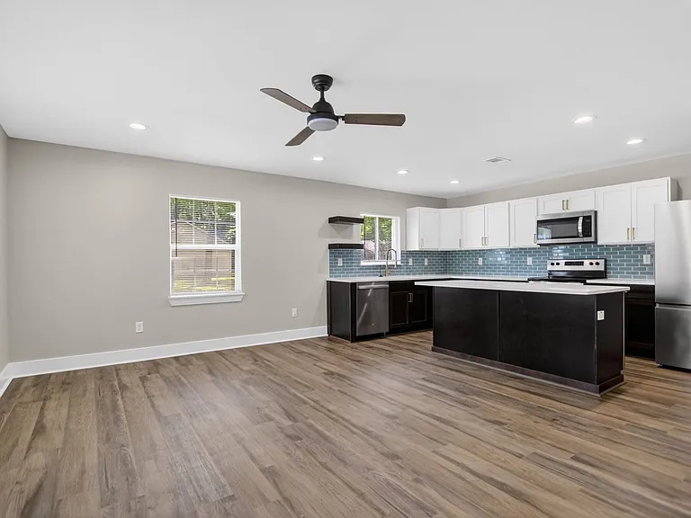 115 Mitchell Street — Photo 7